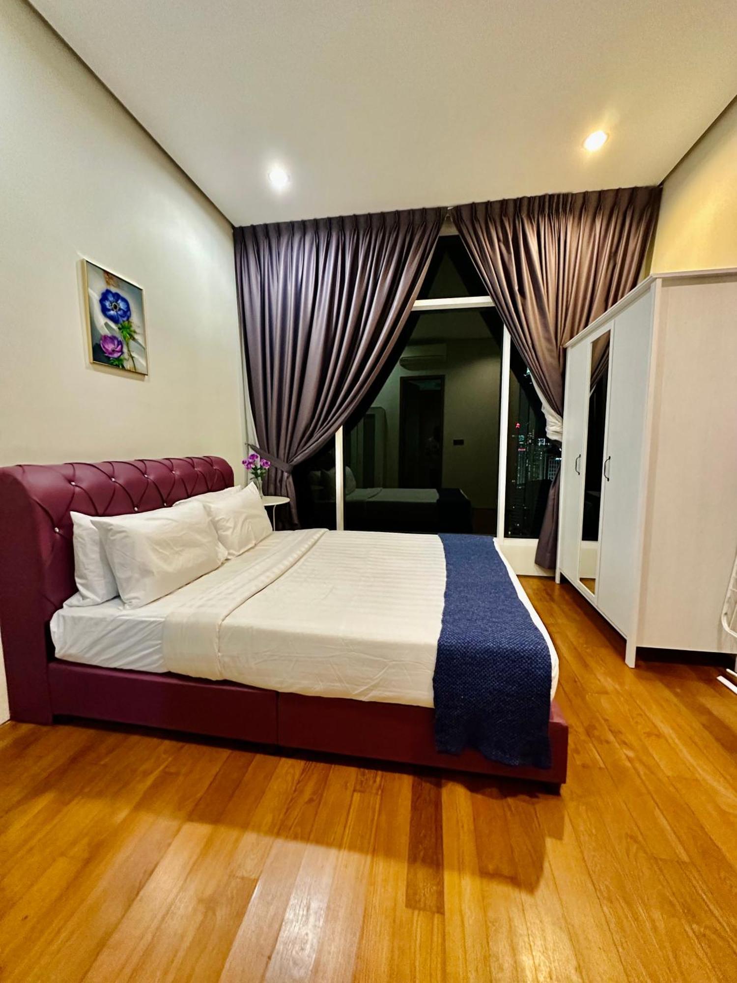 Soho Suites Klcc By Sky Multilink Kuala Lumpur Exterior photo