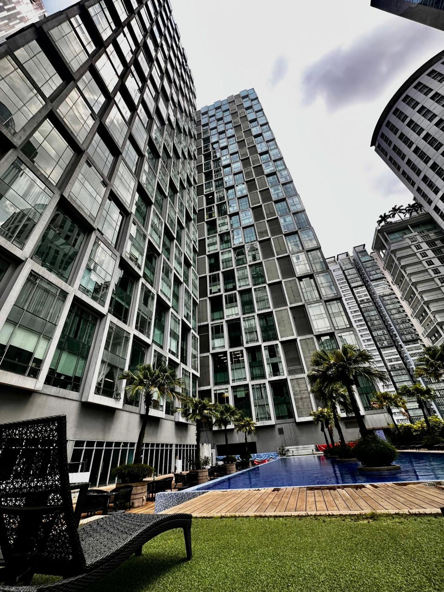 Soho Suites Klcc By Sky Multilink Kuala Lumpur Exterior photo