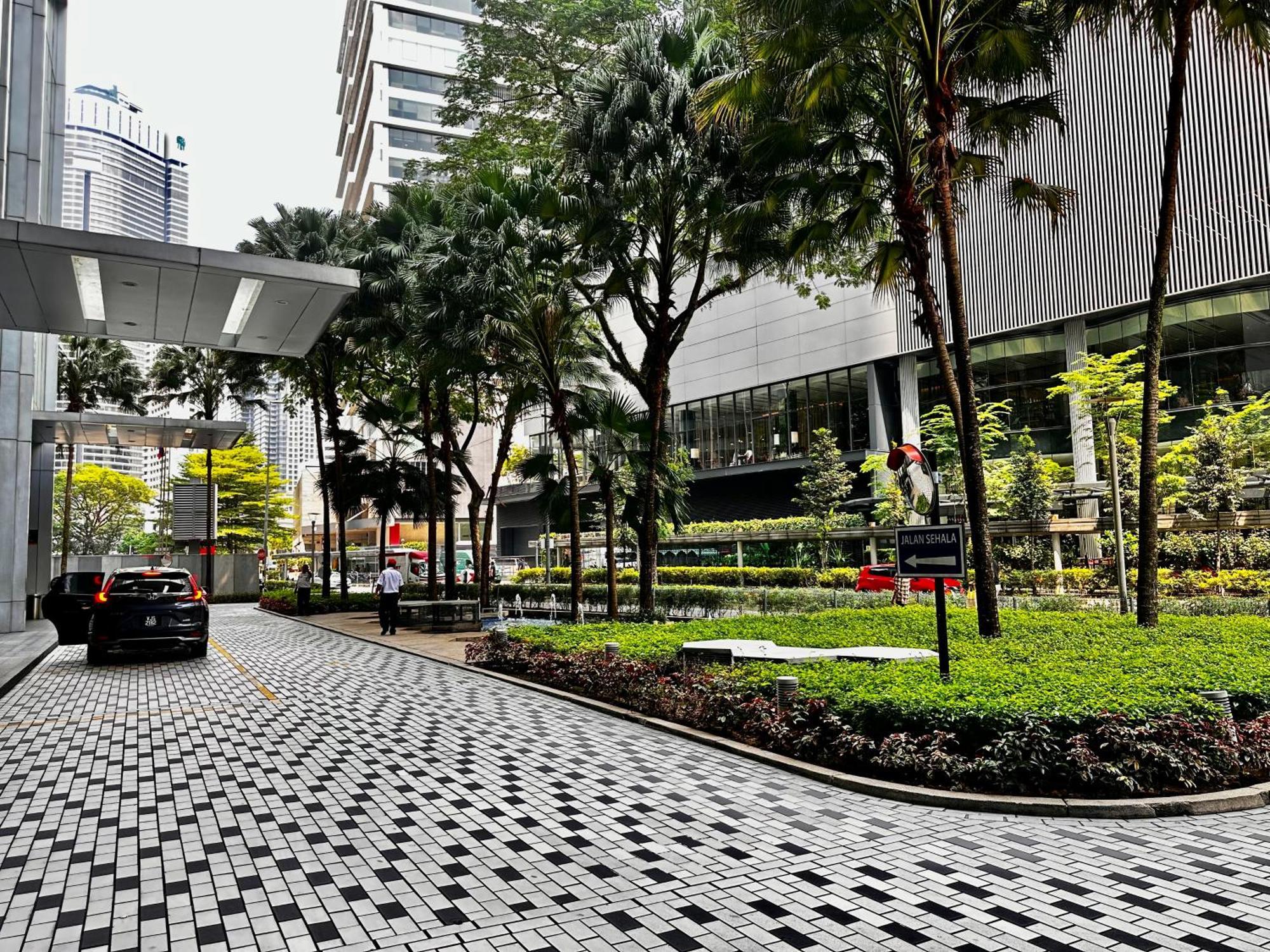 Soho Suites Klcc By Sky Multilink Kuala Lumpur Exterior photo